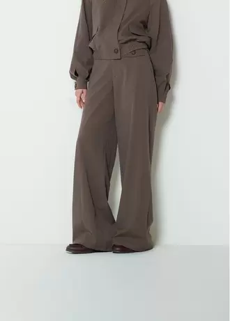 Pantalón straight tiro medio