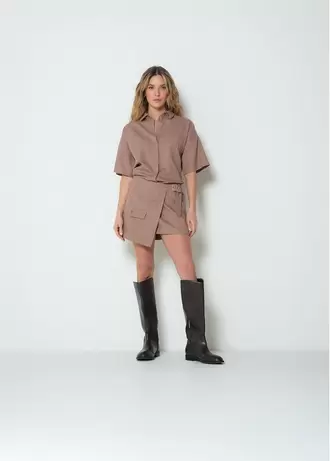 Vestido mini manga corta cuello clásico