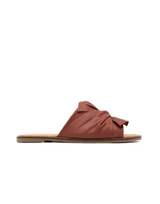 Sandalia plana de cuero sueca , femenina y artesanal REF GREAT01M