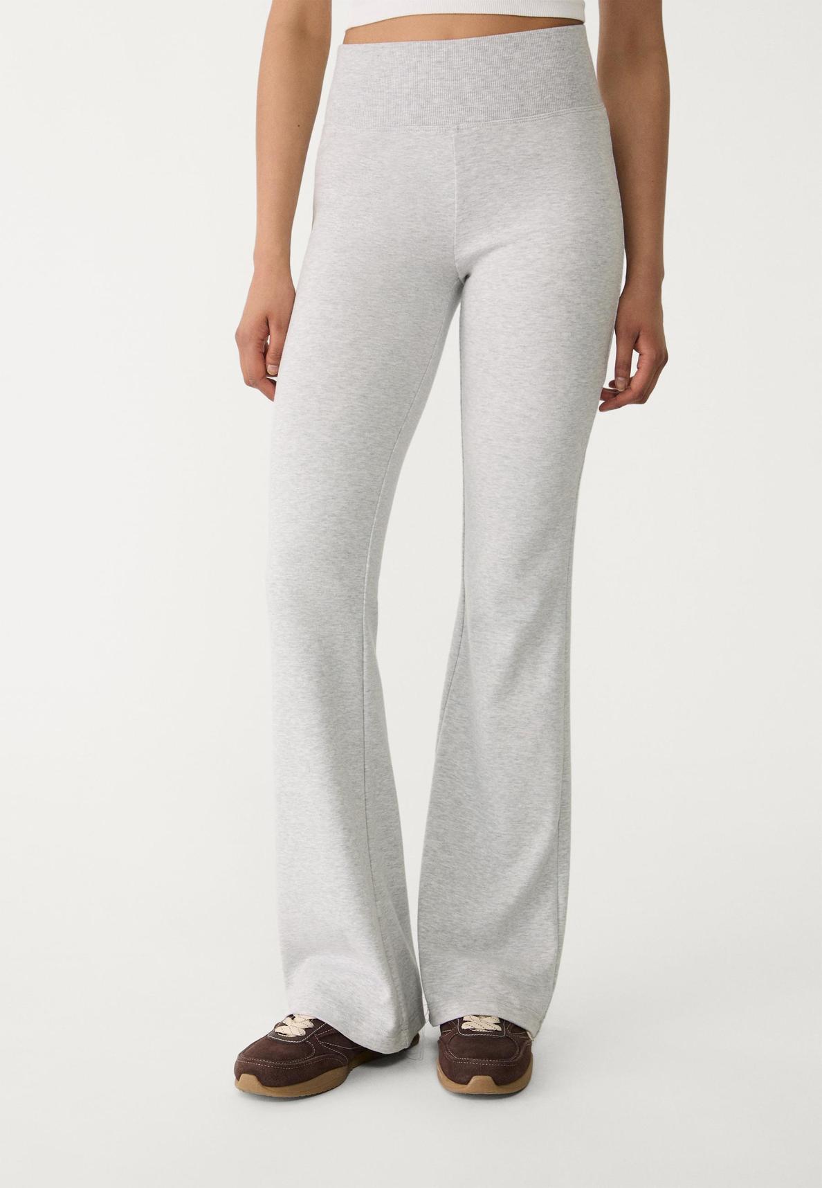Pantalón flare cintura canalé