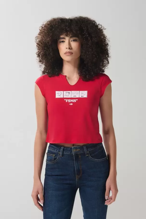 Camiseta ajustada roja oscura de Mafalda con manga corta