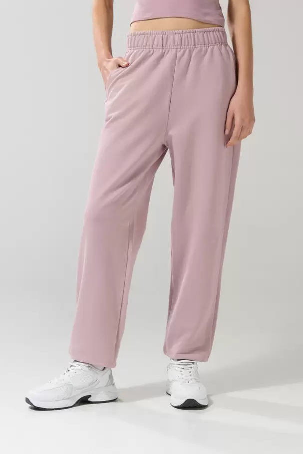 Pantalón jogger unicolor con 2 bolsillos laterales