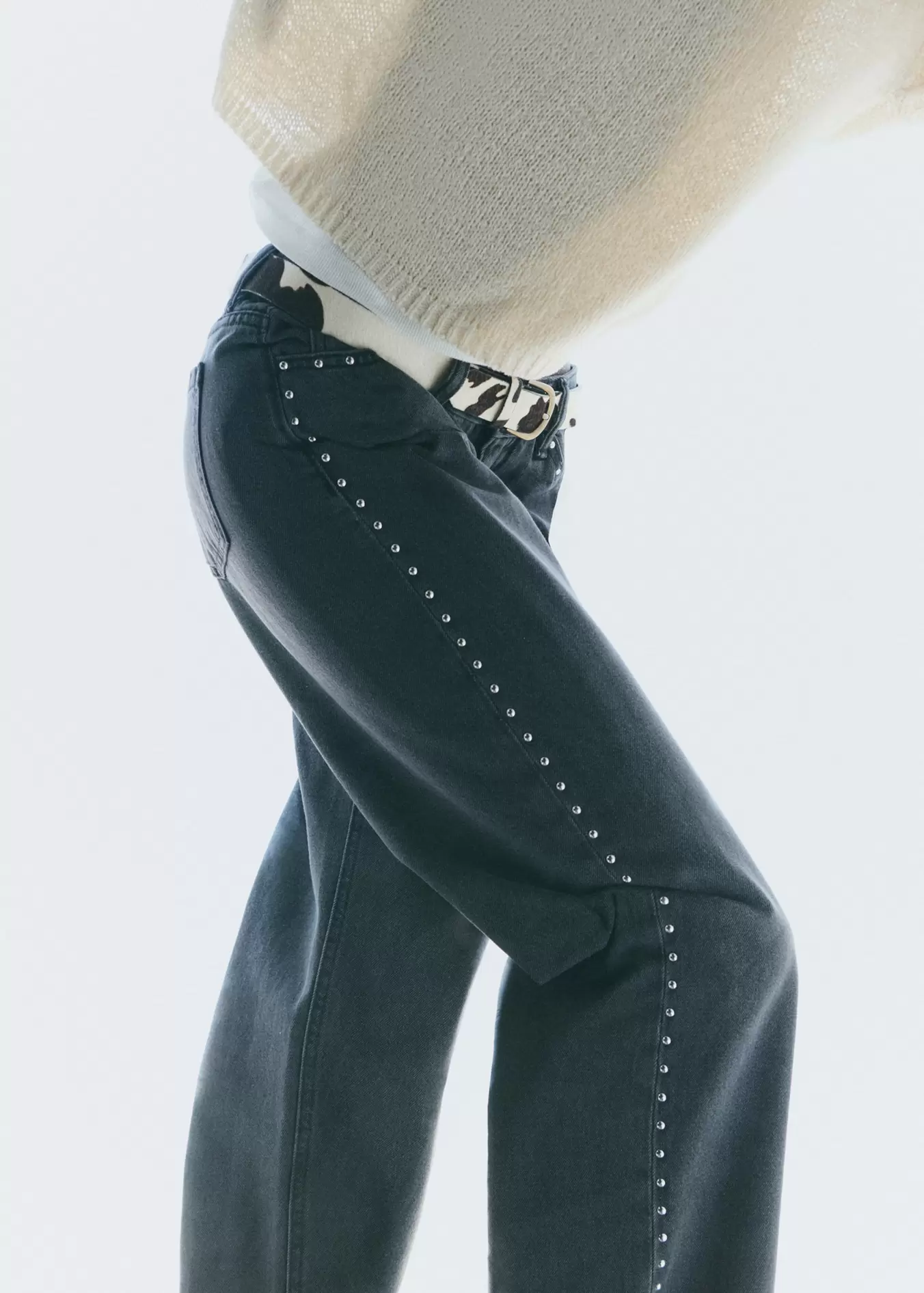 Jeans straight tachuelas