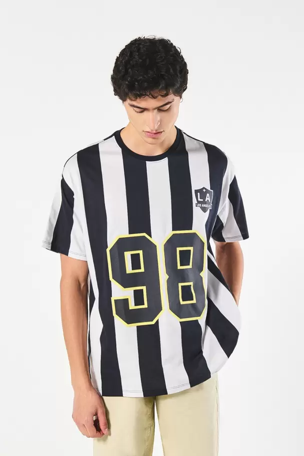 Camiseta manga corta azul a rayas oversize con arte college