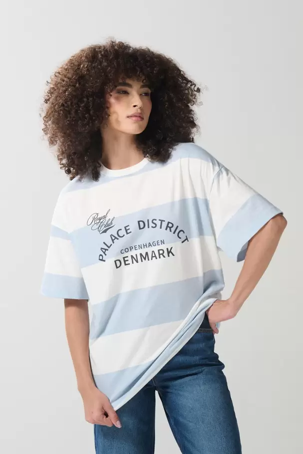 Camiseta college oversize crema con manga corta y franjas