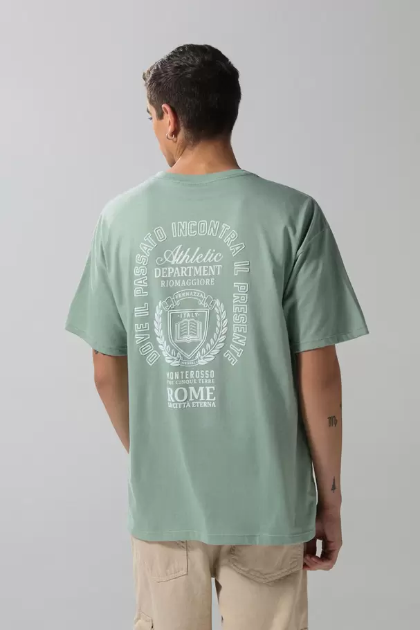 Camiseta verde clara oversize college con cuello redondo