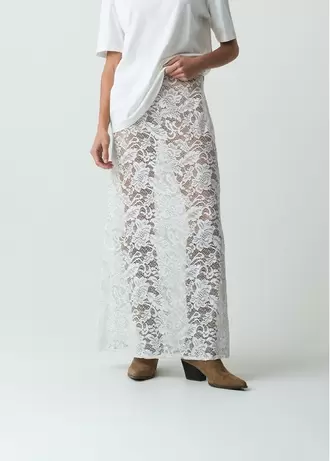 Falda larga con transparencia