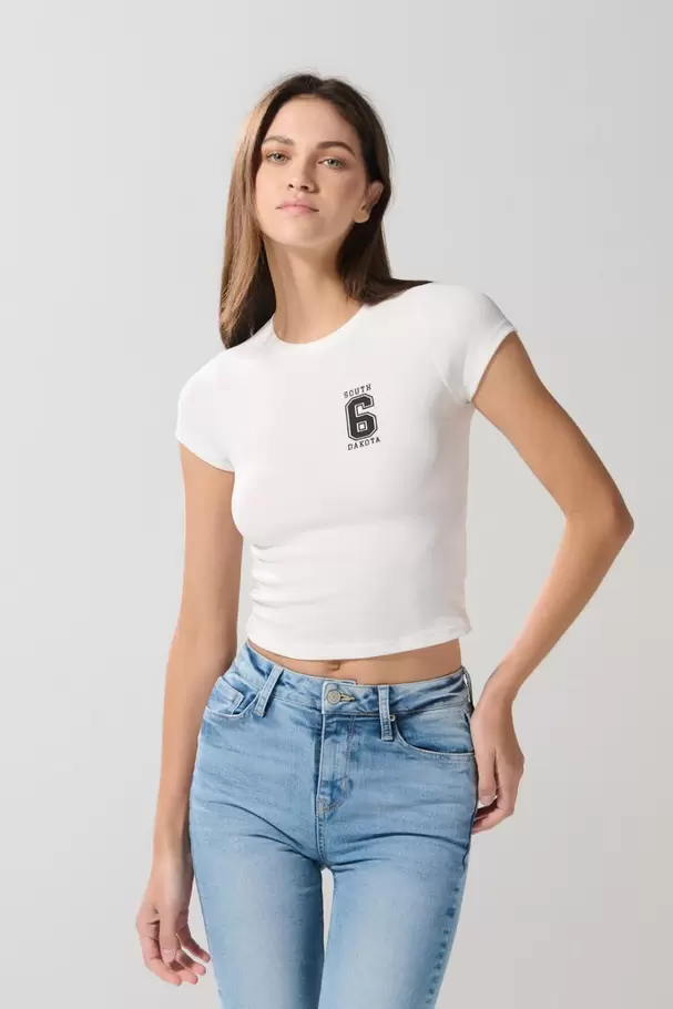 Camiseta college crema con manga corta y texturas