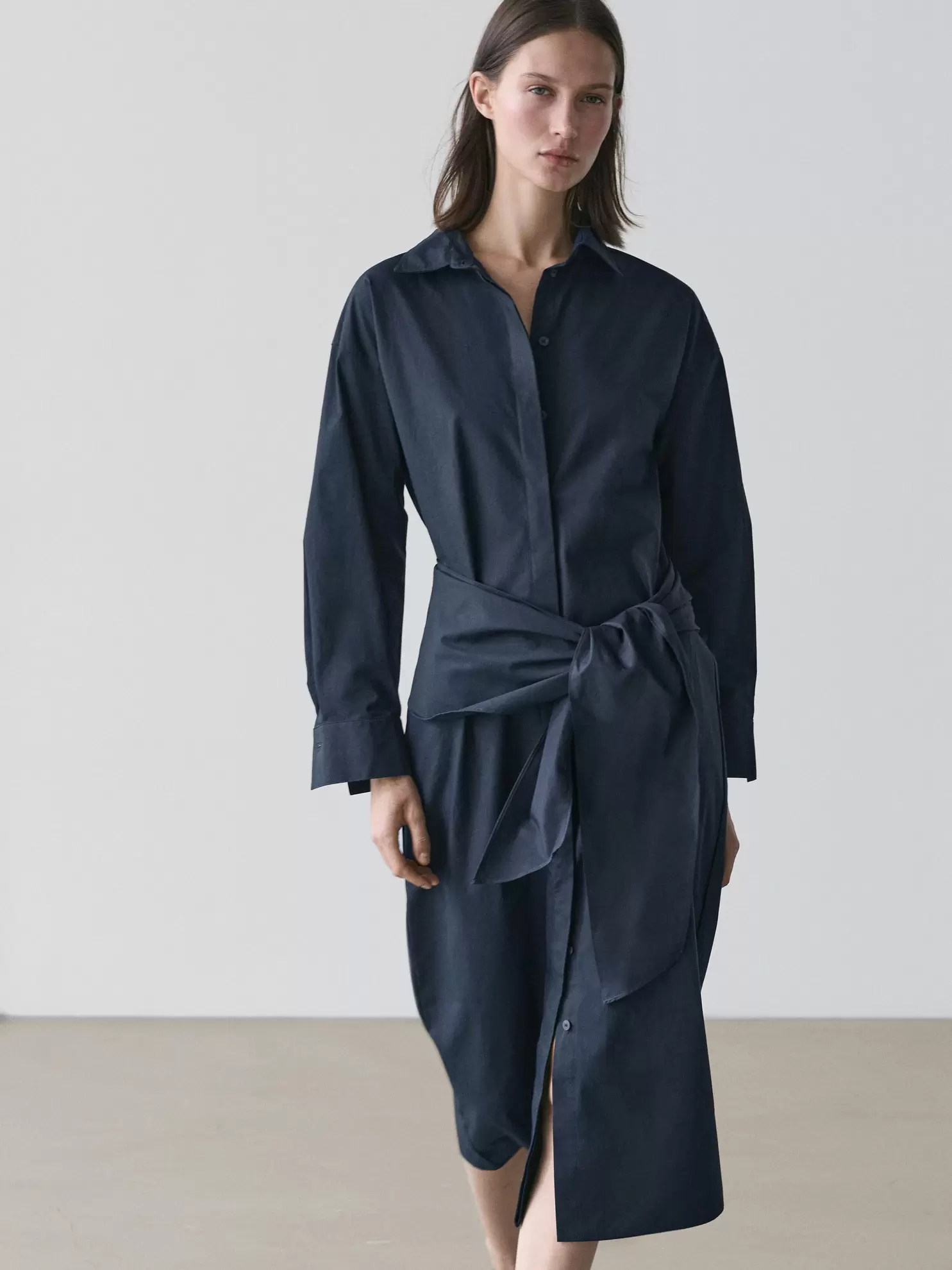 Vestido midi camisero detalle pañuelo