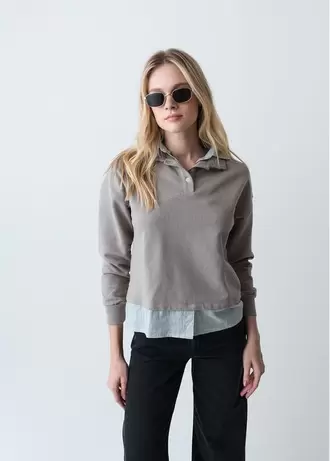 Camiseta manga larga con botones en cuello