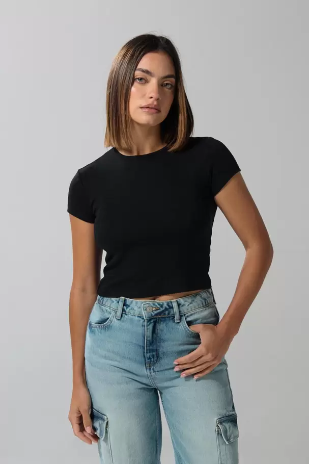 Camiseta ajustada manga corta unicolor en rib