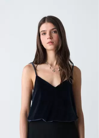 Camisa con escote en V