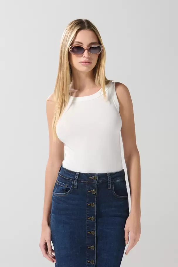 Camiseta manga sisa unicolor con texturas y cuello redondo