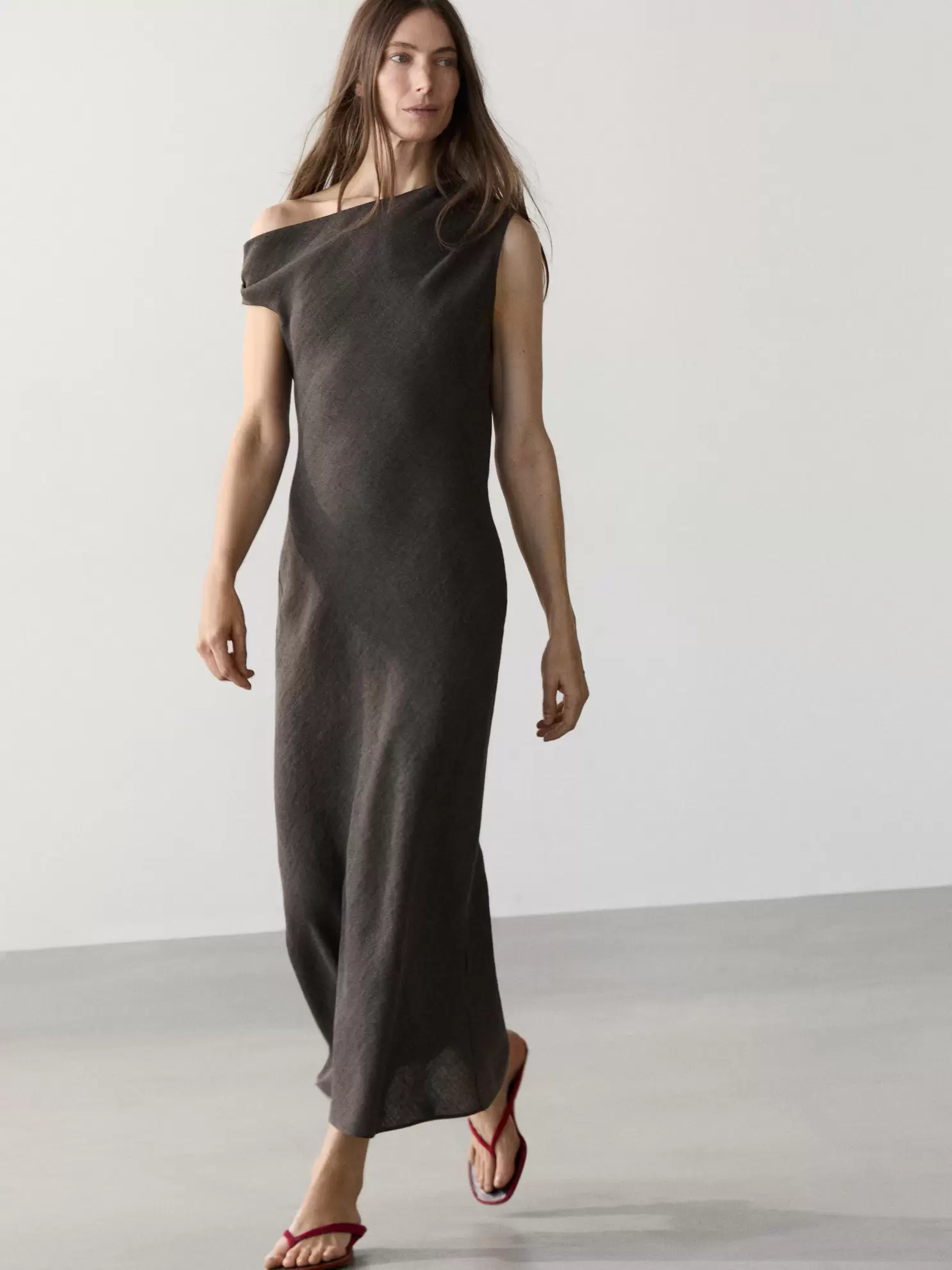 Vestido midi detalle hombro 100% lino