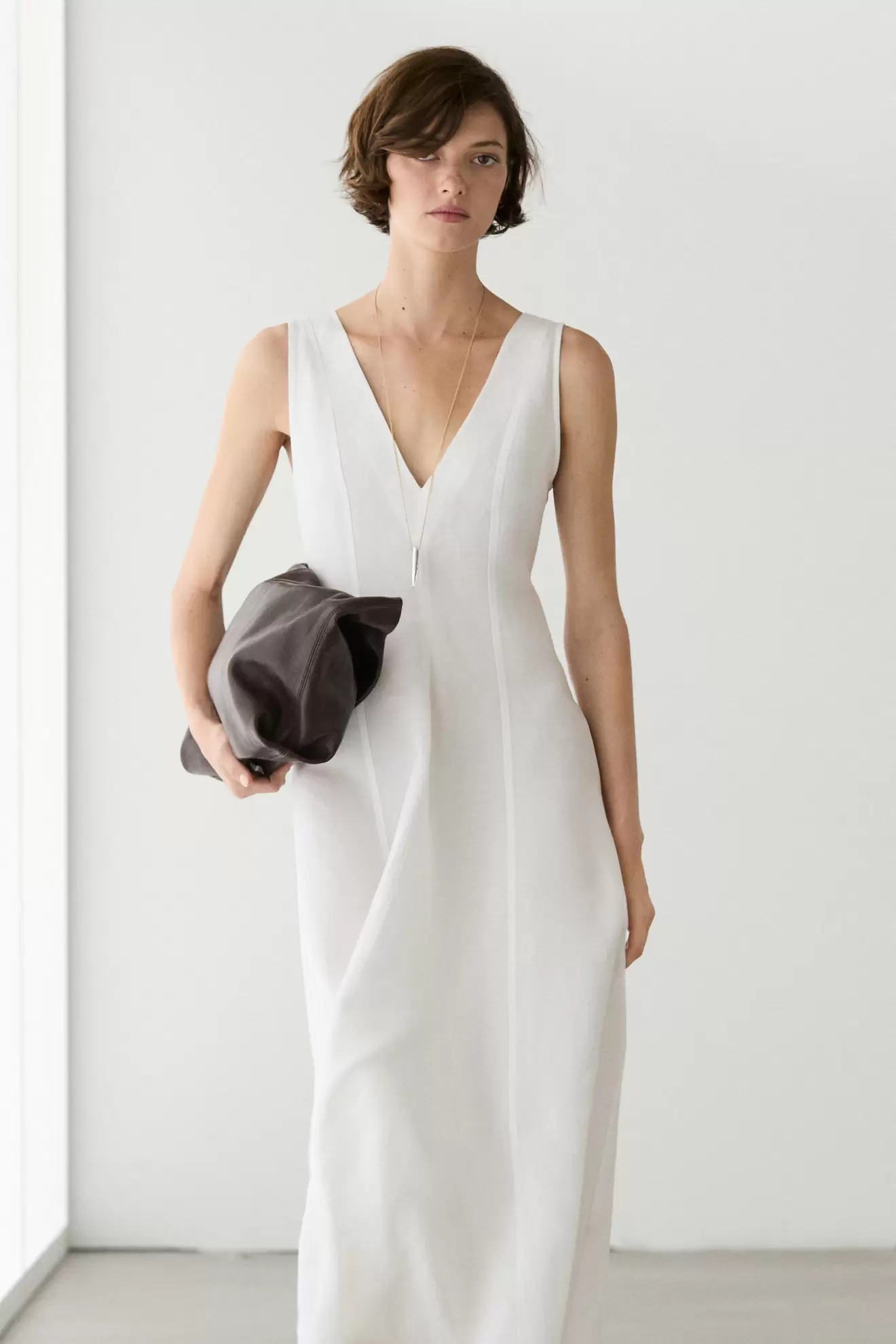 Vestido midi fluido con lino