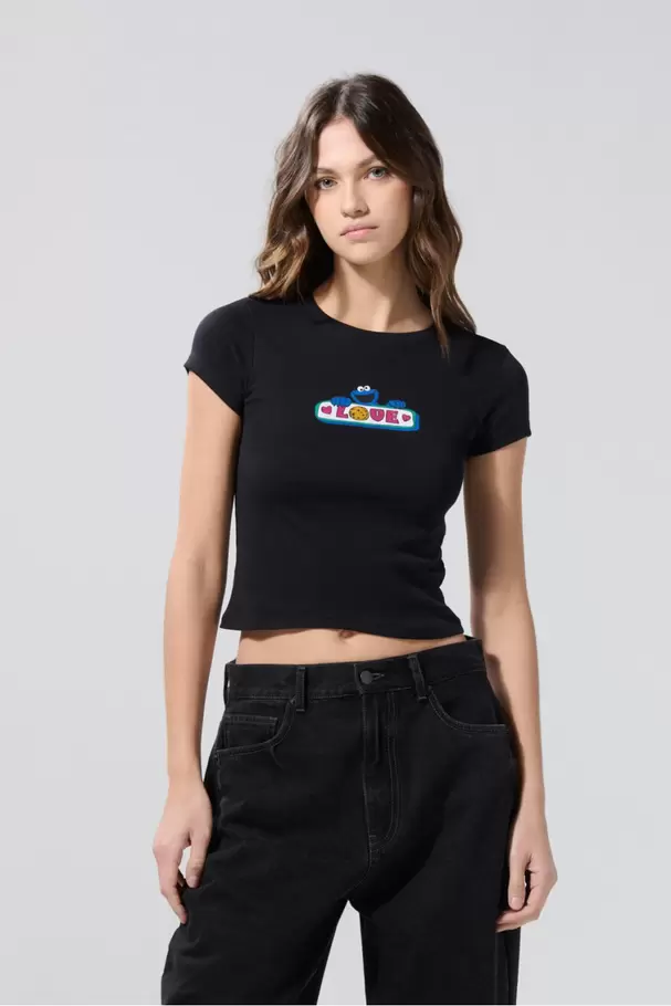 Camiseta negra manga corta acanalada de Plaza Sésamo