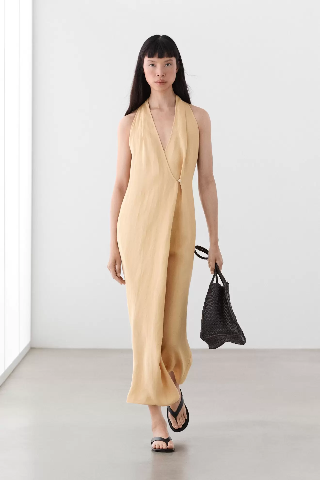 Vestido midi detalle botón