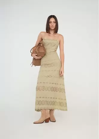 Vestido con escote en cintura