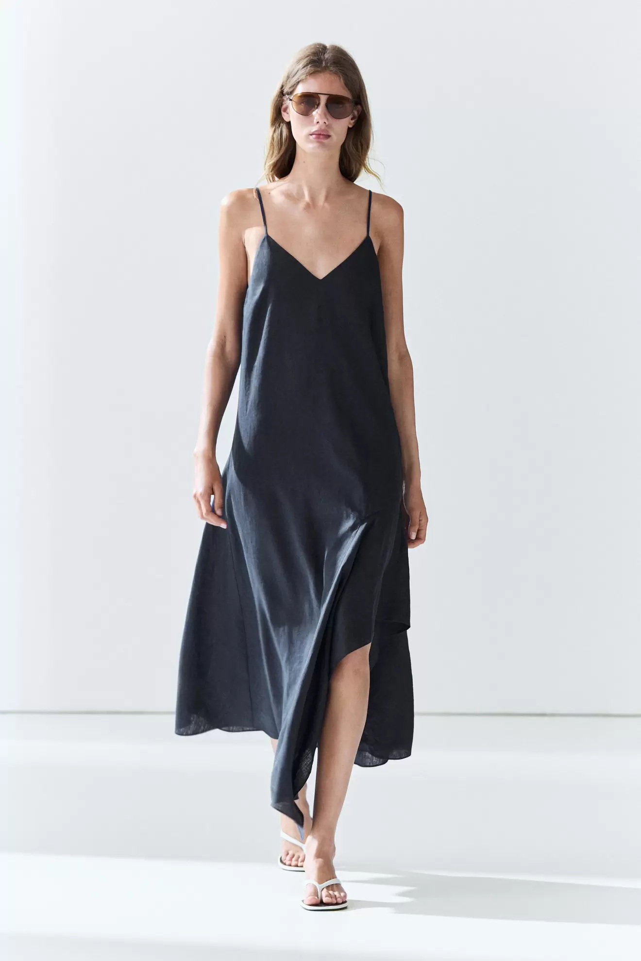 Vestido midi asimétrico 100% lino