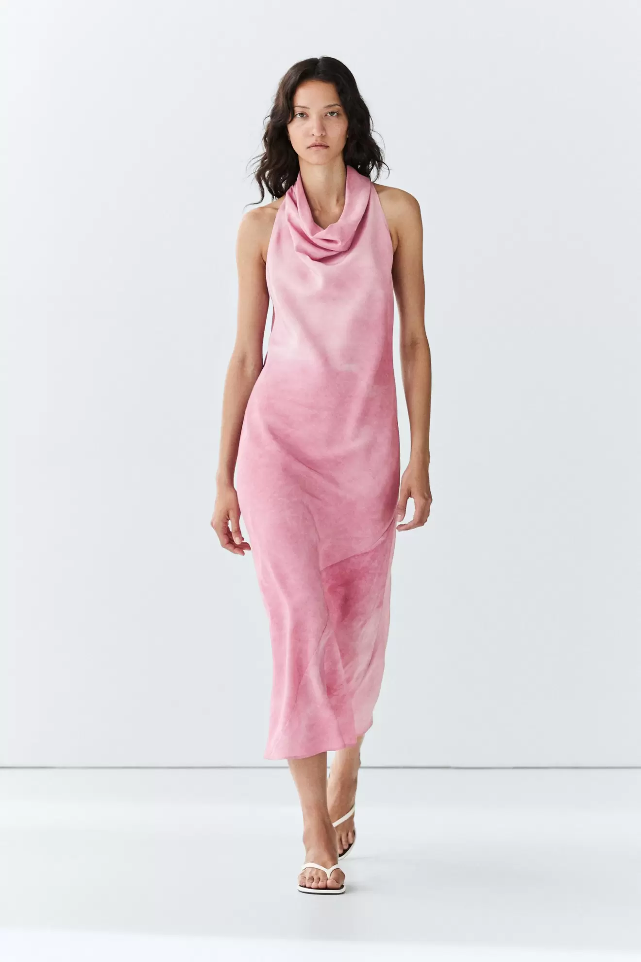 Vestido midi fluido drapeado
