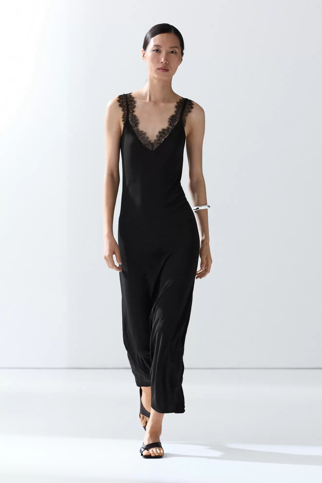 Vestido midi fluido lencero