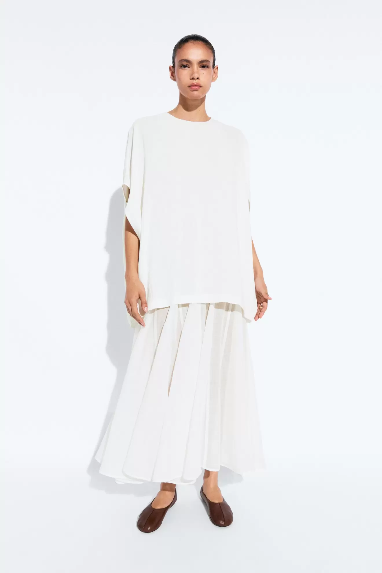 Vestido combinado con lino