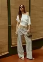D91 Jeans tiro bajo wide leg sarga