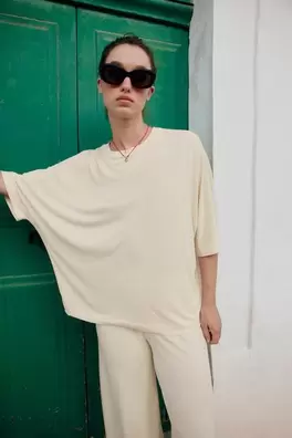 CAMISETA OVERSIZE FLUIDA