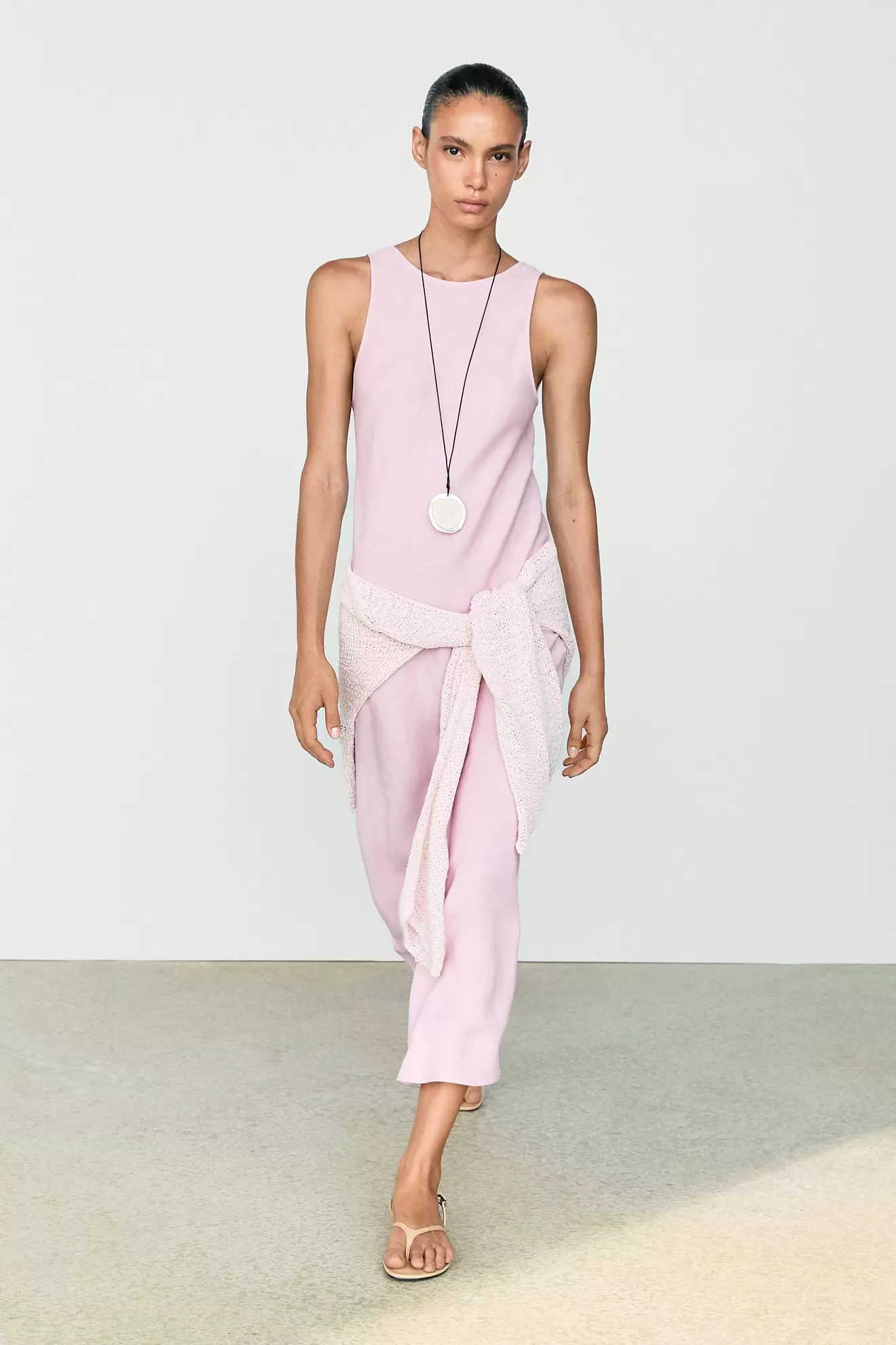 Vestido midi fluido con lino