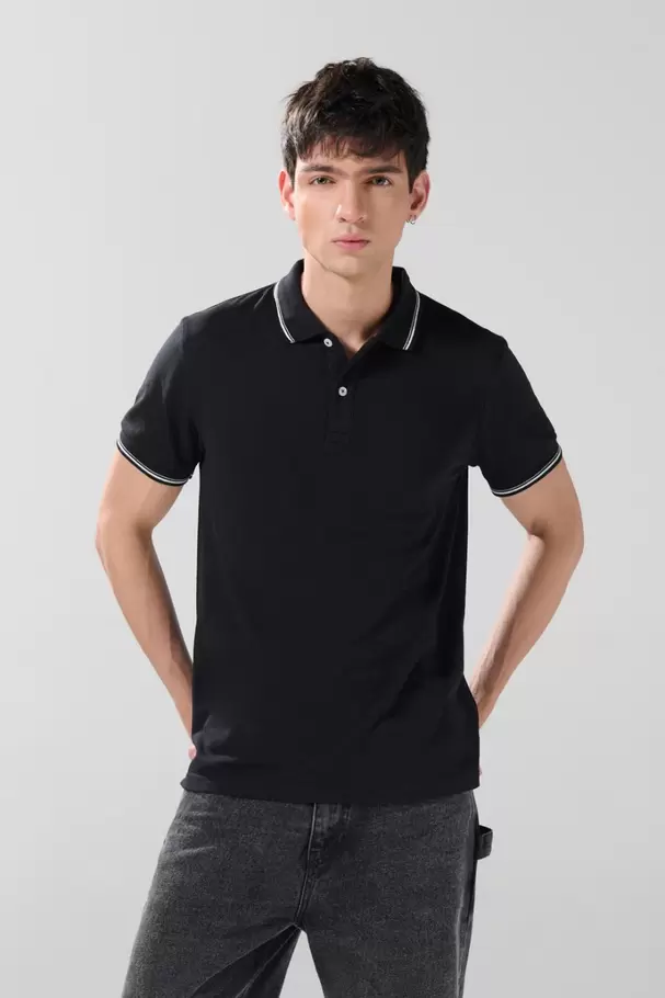 Camiseta polo manga corta unicolor con botones en frente