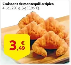 Croissant De Mantequilla Tipico