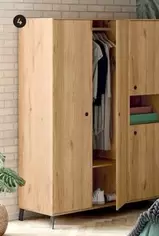 Armario 4 Puertas + 1 Hueco + Patas