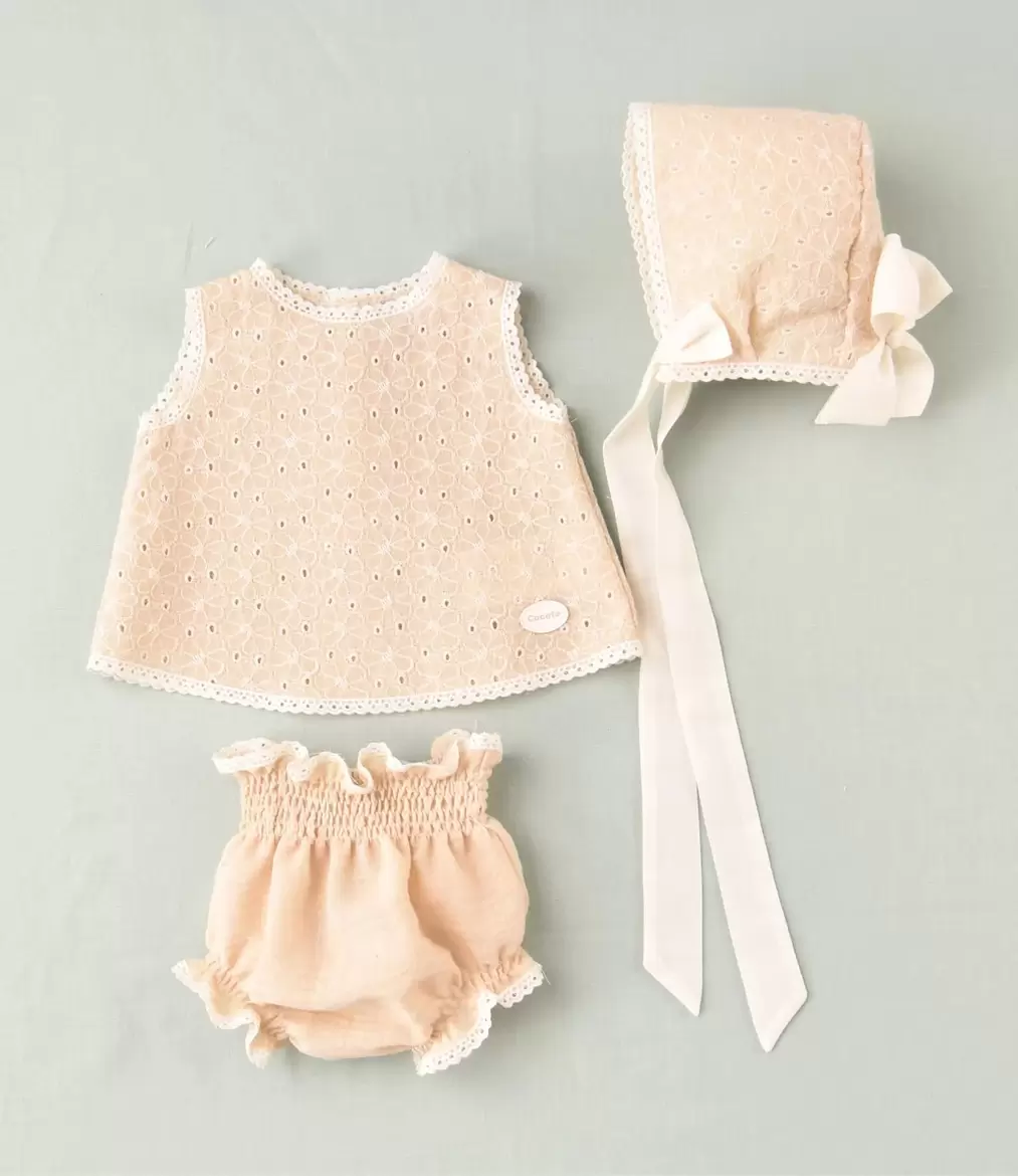 Conjunto vestido y capota beige recién nacido