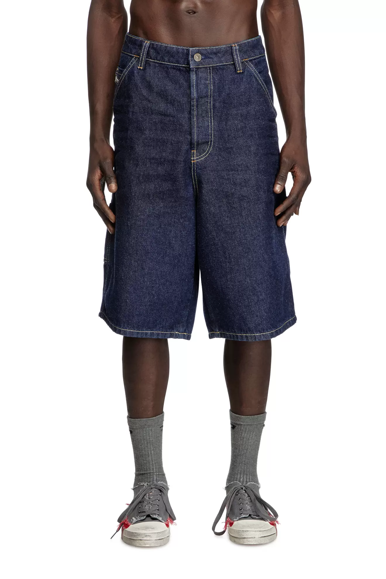 Pantalones cortos utility de denim de lavado impecable