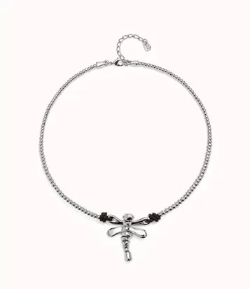 Short pendant necklace with dragonfly