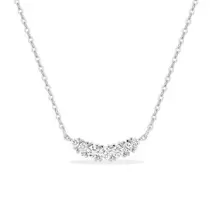Collar de oro blanco 9K colgante media luna 7 diamantes creados 0,17 ct F-VS
