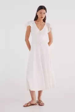 Vestido midi calados