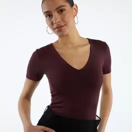 T-shirt with v-neck