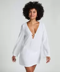 Vestido playero de manga larga con anillas