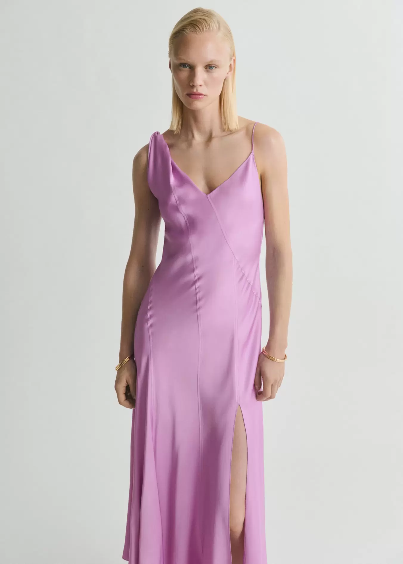 Vestido satinado asimétrico