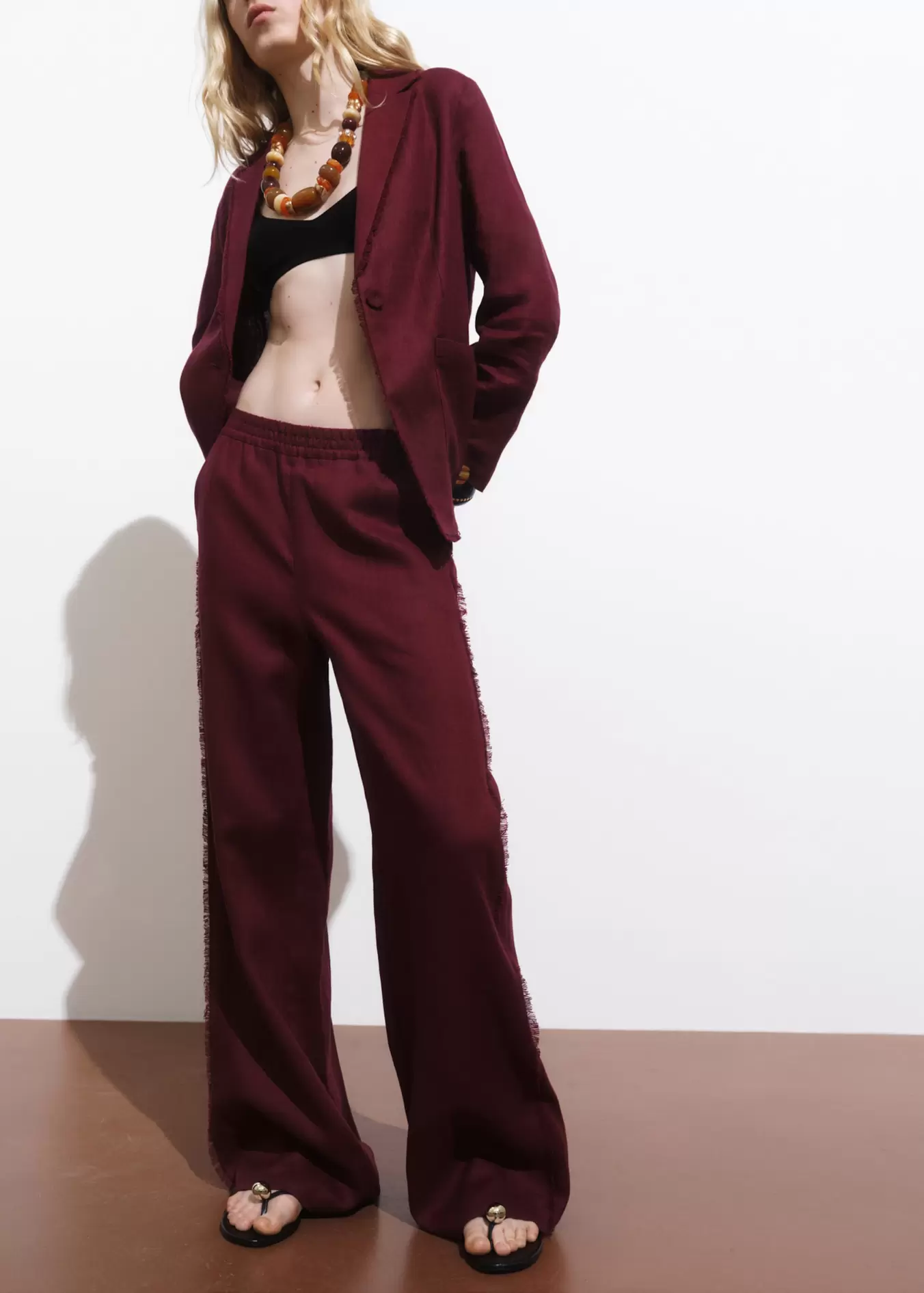 Pantalón traje lino terminaciones deshilachadas