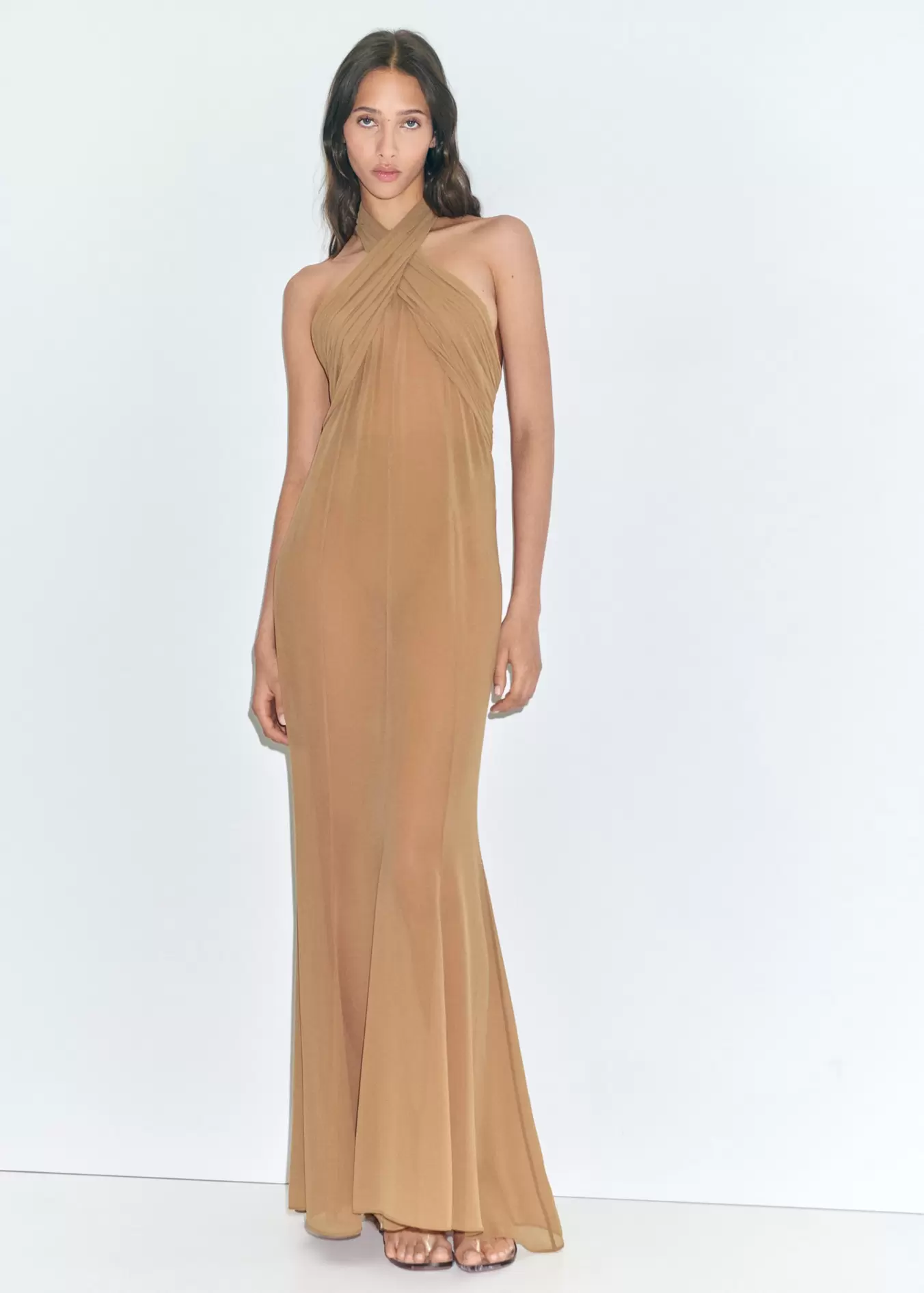 Vestido largo semitransparente cuello cruzado