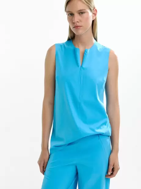 Top with zipper