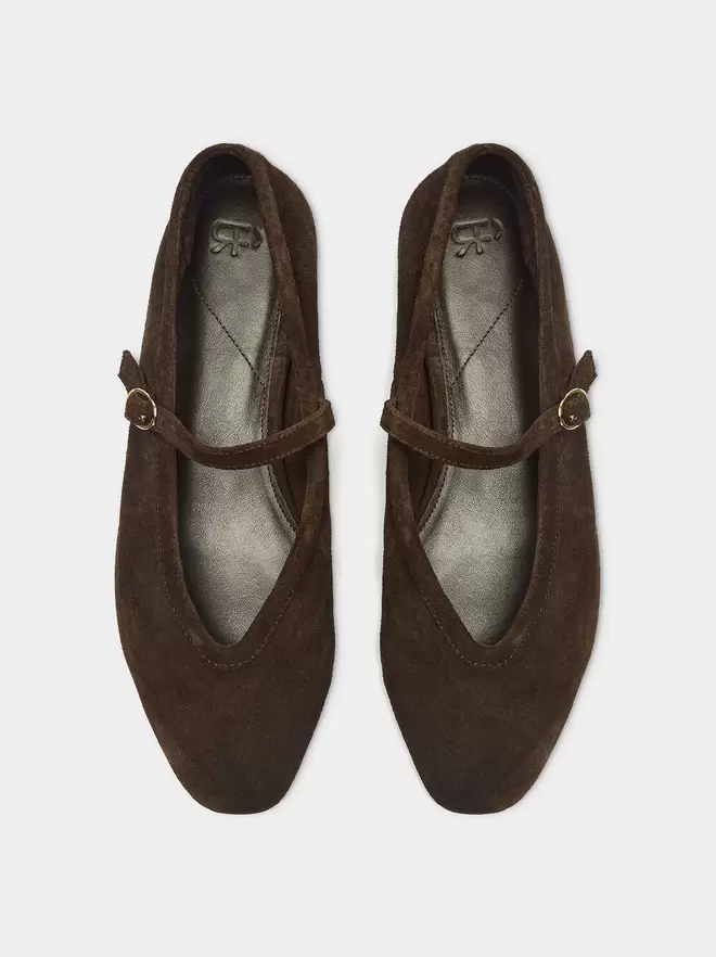 Leather ballet flats with strap and buckle