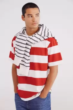Camiseta raya roja ancha