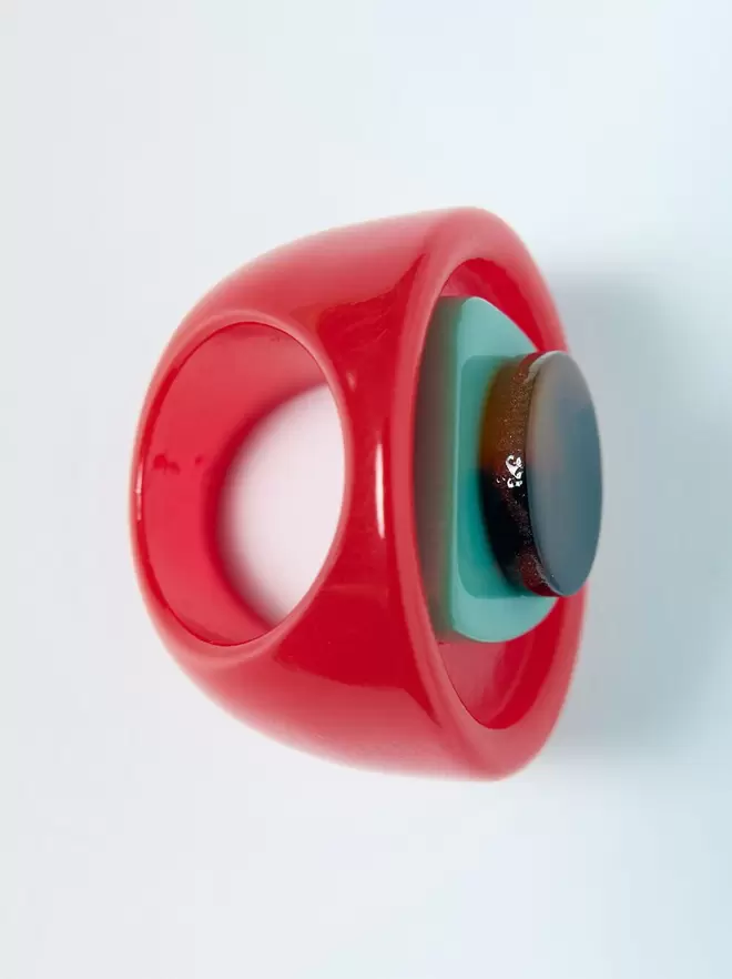 Round ring with tortoiseshell effect