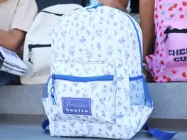 Mochila flores - Brilla bonito