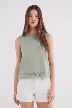Camiseta bajo lace flores