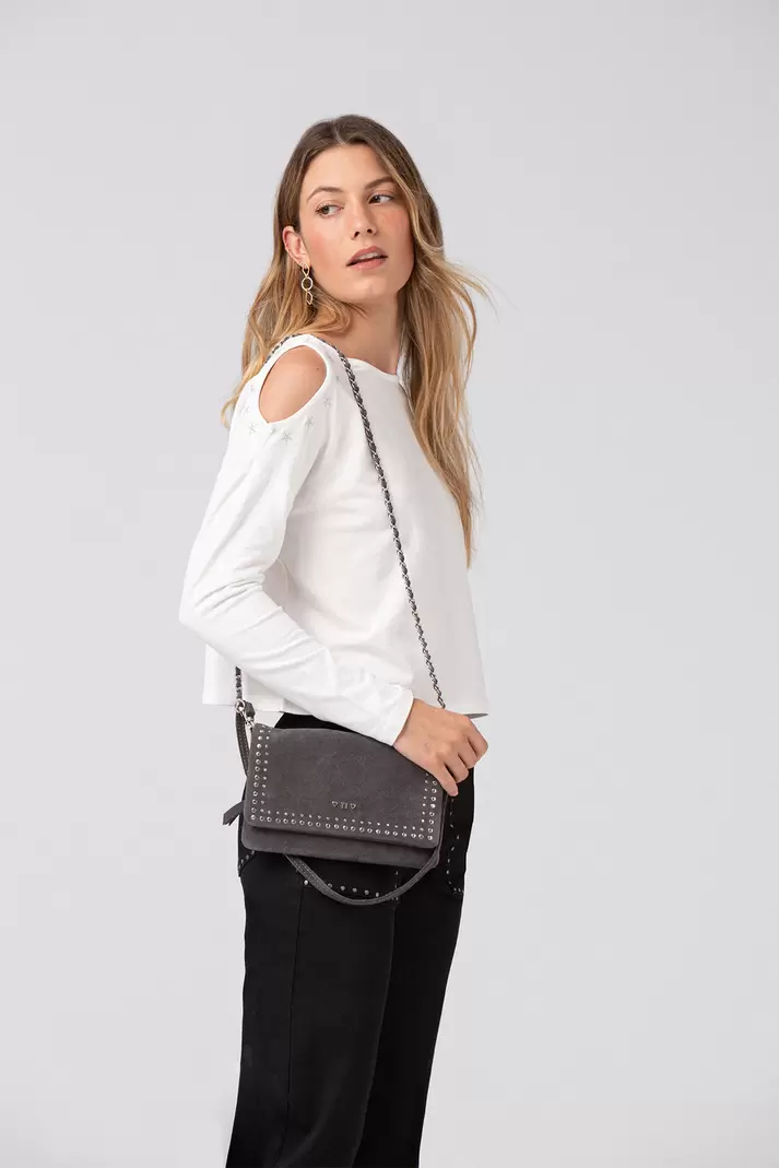 BOLSO BANDOLERA TACHUELAS CADENA