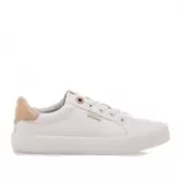 Zapatillas deporte mustang emi blancas con trasera en color rosa